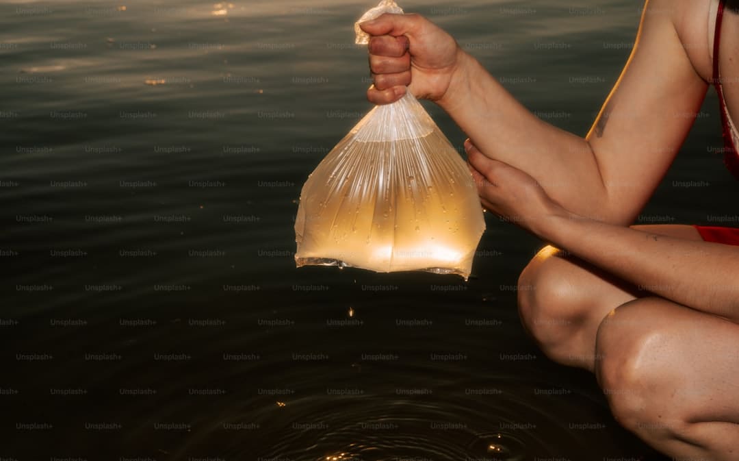 戚薇大方供认过度医美 称打肉暴打僵眉毛